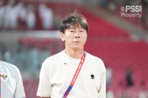 Dua Wajah Timnas: Shin Tae-yong Optimistis, Alex Pastoor Sindir Target Piala Dunia Tak Realistis