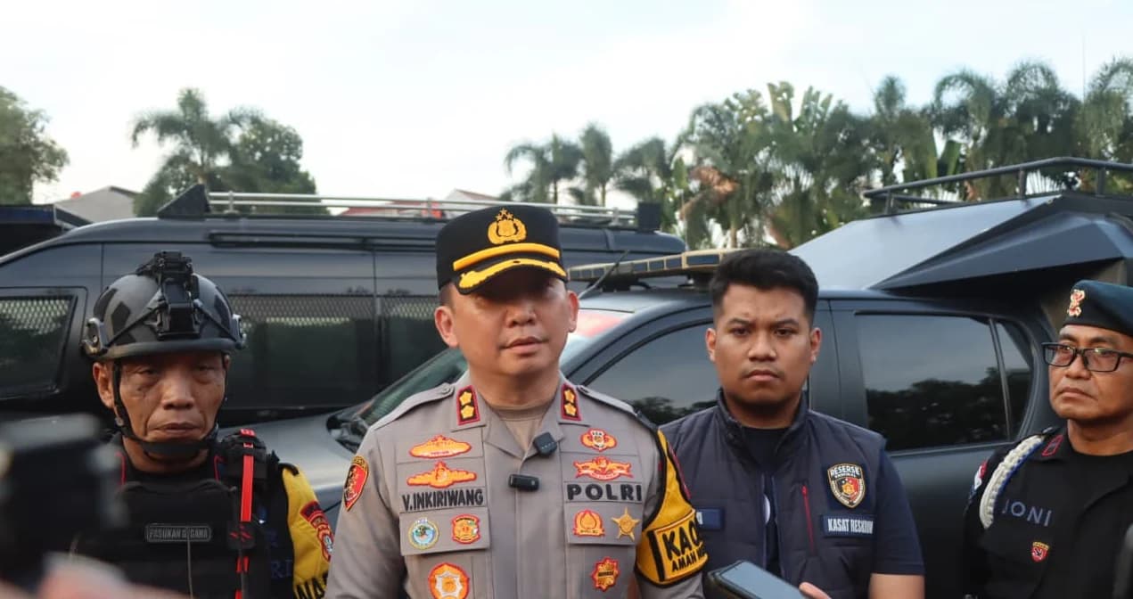 Kapolres Metro Tangsel, AKBP Victor Inkiriwang saat memberikan keterangan di lokasi kejadian.