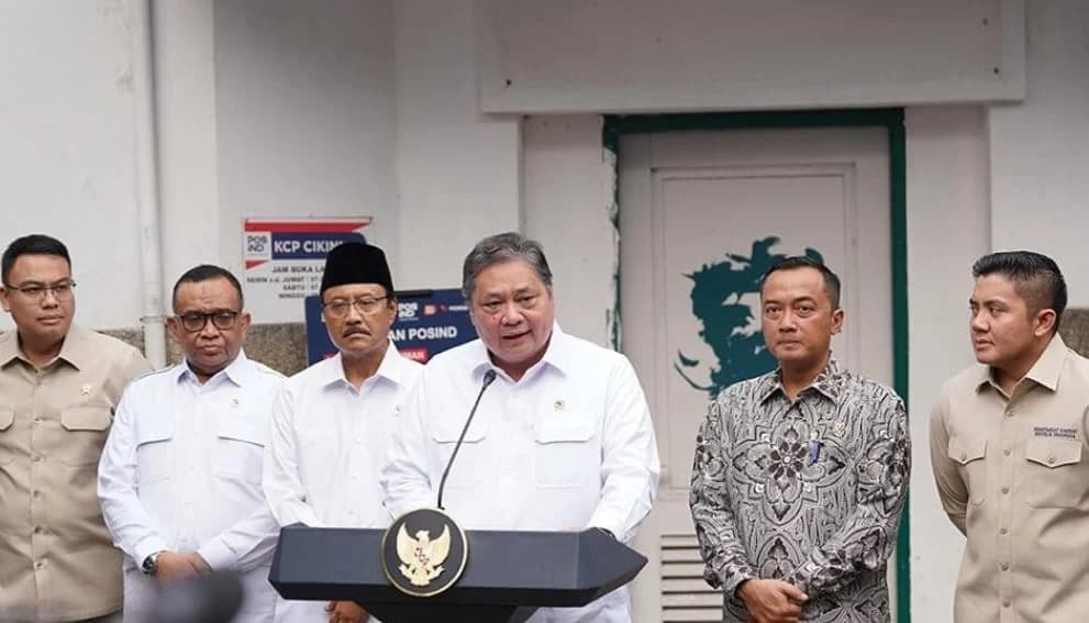 Menteri Koordinator Bidang Perekonomian, Airlangga Hartarto saat memberikan keterangan terkait Bantuan Langsung Tunai