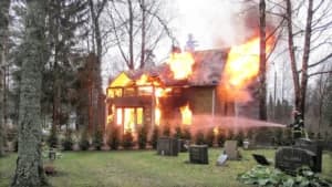 5 Tips Aman Meninggalkan Rumah Saat Liburan Nataru Agar Tak Kebakaran