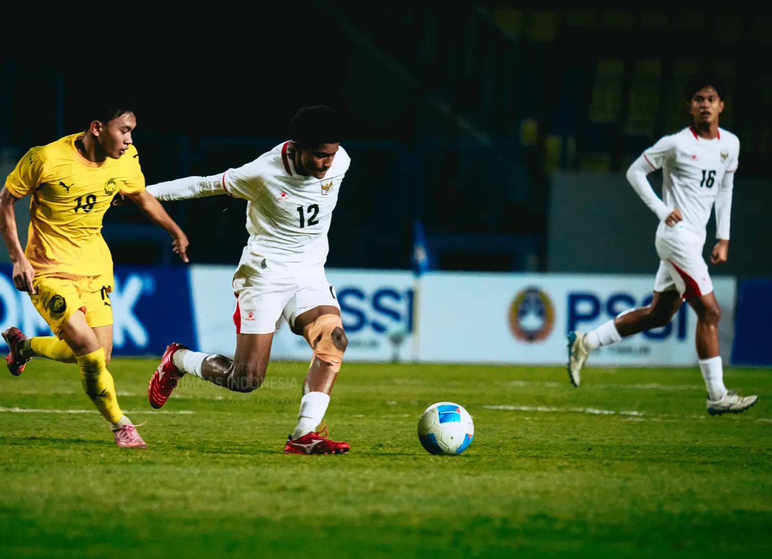 Timnas Indonesia U-17 saat berlaga di Piala AFF U-17 melawan Malaysia