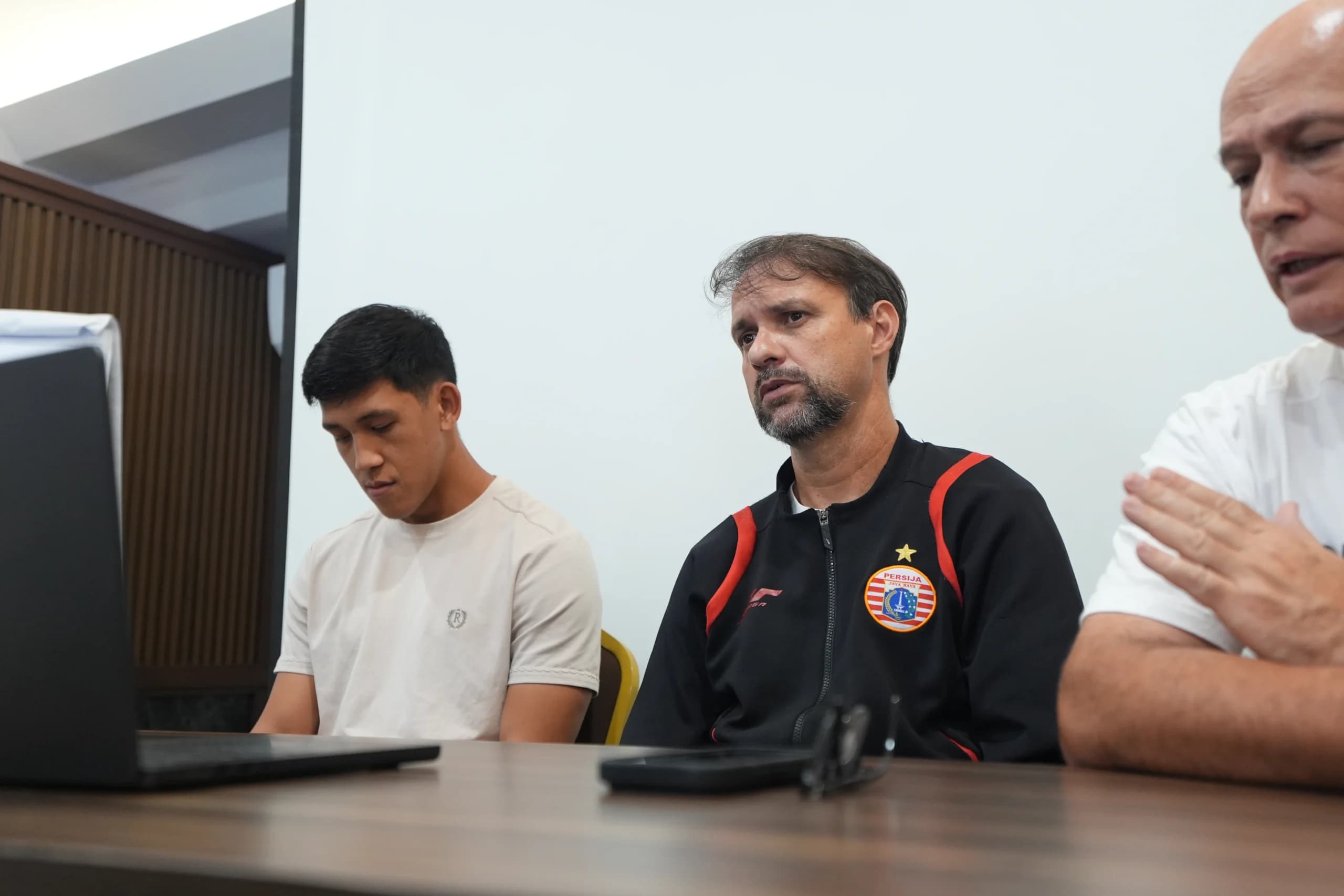 Pelatih Persija, Mauricio Souza saat konferensi pers jelang pertandingan melawan PSIM Yogyakarta