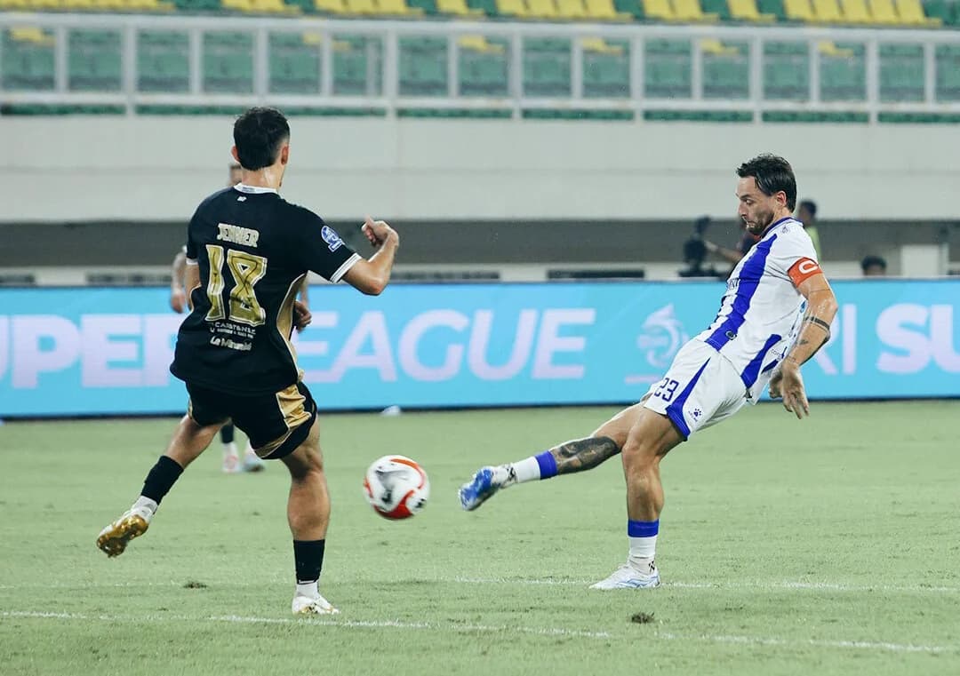 Persib Nyaris Tumbang dari Dewa United, Persiangan Papan Atas BRI Super League Memanas