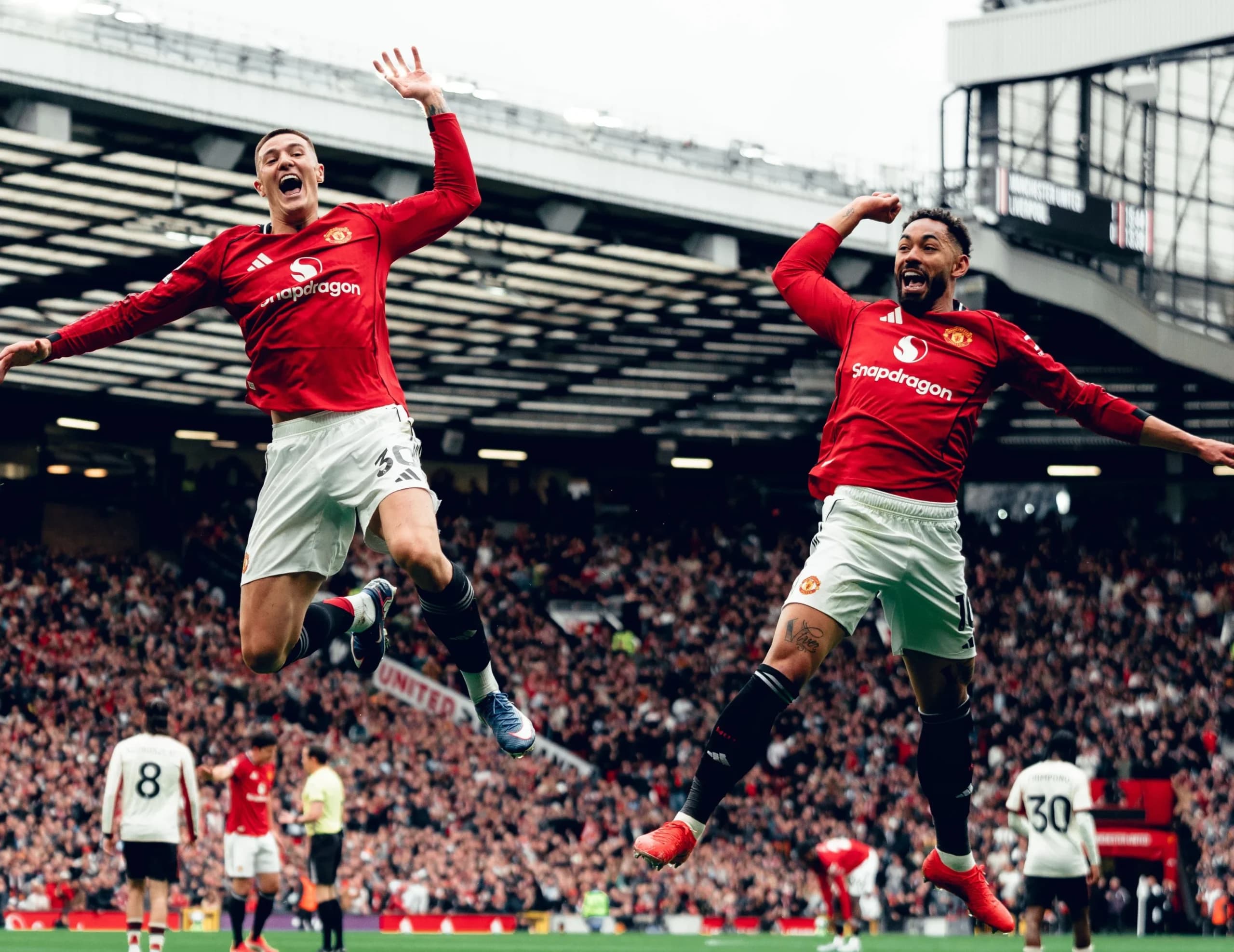 Selebrasi pemain Man United usai menang melawan Liverpool
