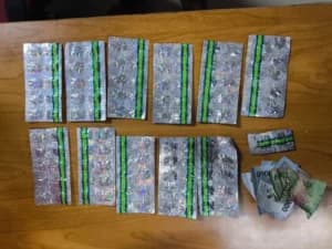 Sarang Obat ‘Setengah Gila’ Digerebek, Ribuan Butir Pil Ilegal Disita Polisi