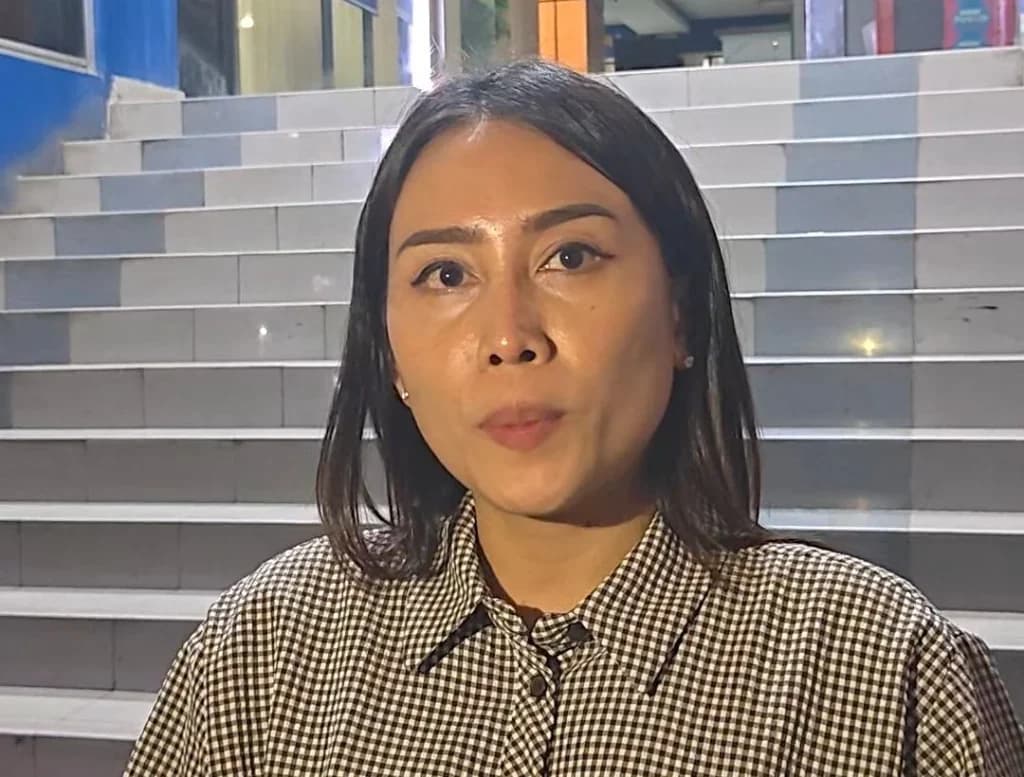 Noer Noviana salah satu korban penipuan umrah melaporkan Hanina Travel ke Polda Metro Jaya.