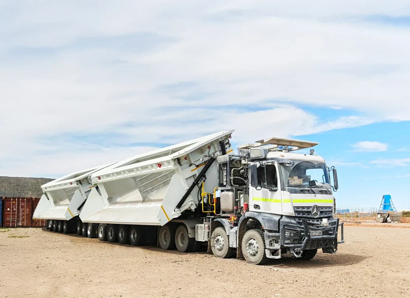 Kendaraan road train PT Sanggar Sarana Baja (SSB). (Sumber: Dok. SSB)