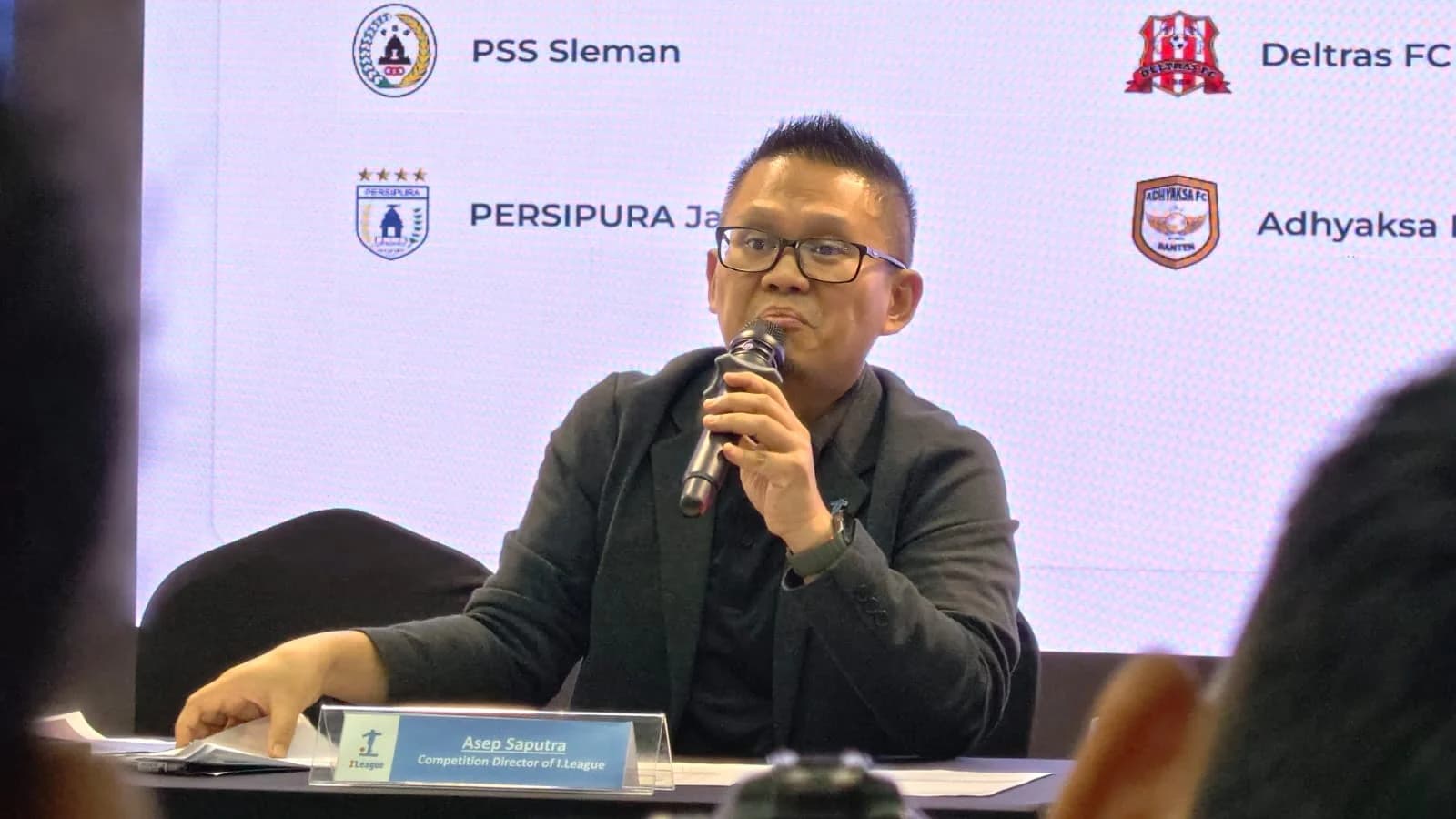 Direktur Kompetisi I.League, Asep Saputra, mengungkapkan pihak operator kompetisi menyiapkan dua trofi juara di lokasi berbeda