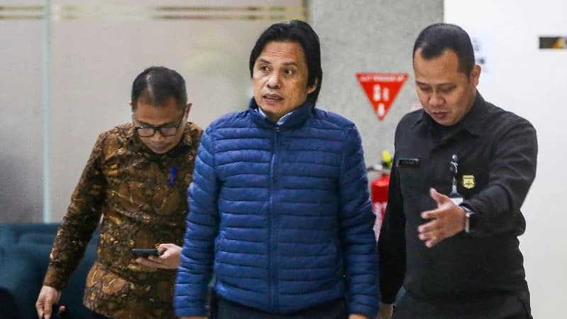 eks Sekretaris Jenderal MPR Ma'ruf Cahyono saat diperiksa KPK.