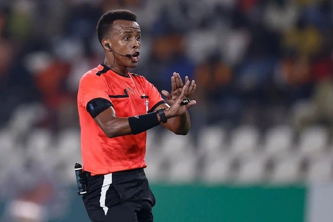 Wasit asal Somalia, Omar Artan.