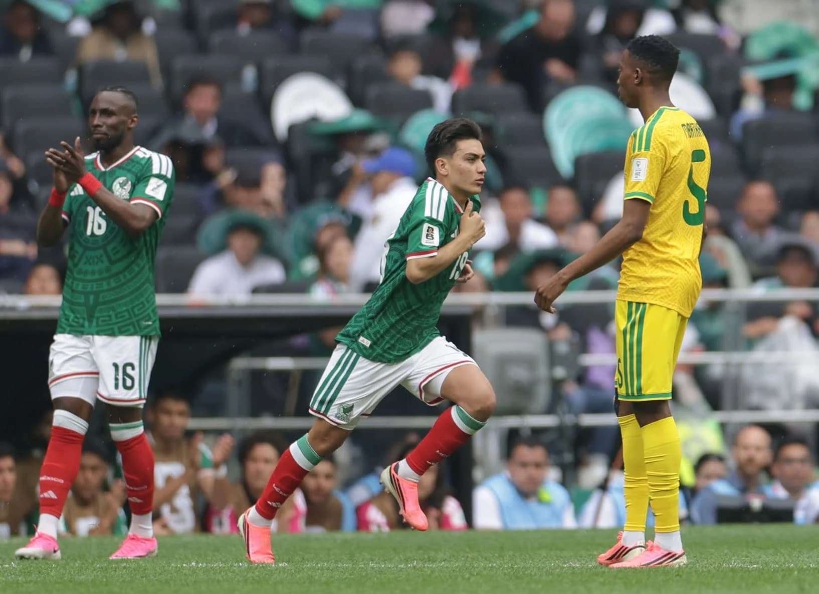 Pemain muda Timnas Meksiko, Gilberto Mora