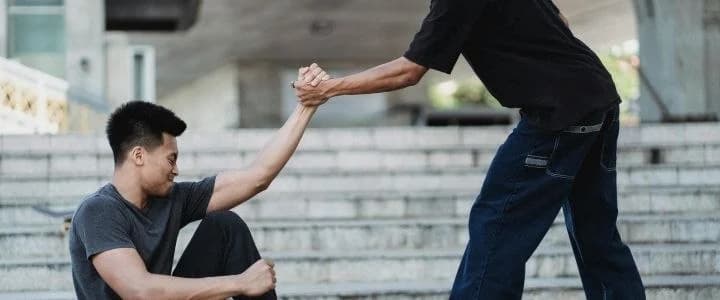 Kenapa Kamu Nggak Nyaman Saat Ada Orang yang Mau Membantu?