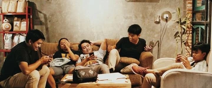 Punya Teman Banyak, Tapi Tetap Ngerasa Sendirian?