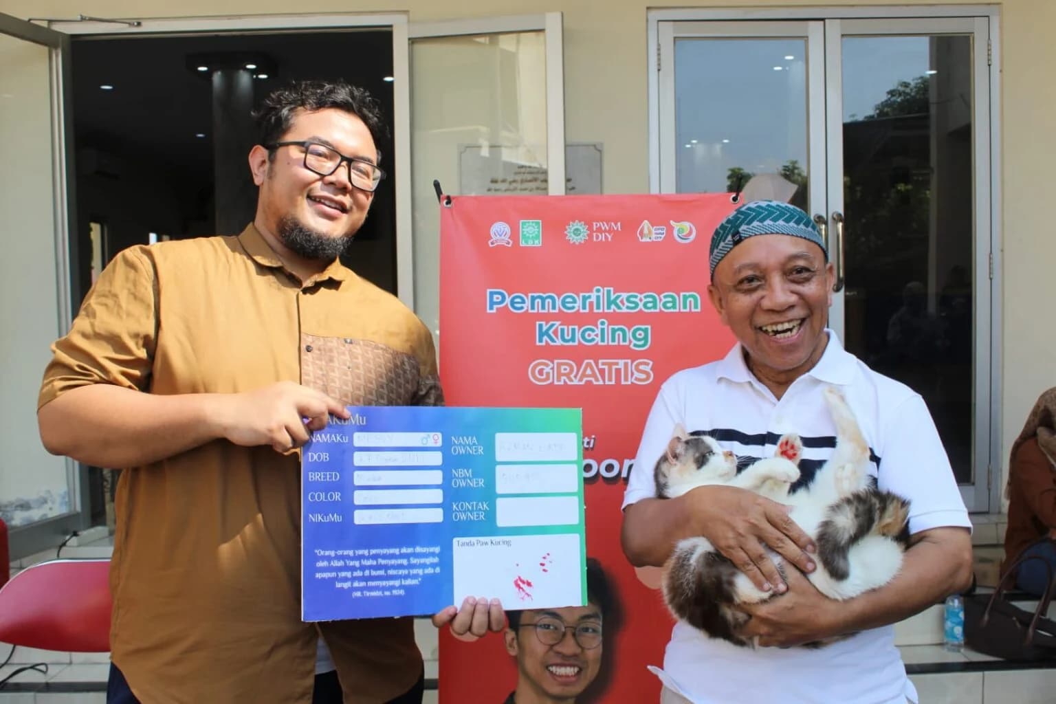 LDK Melalui Bidang Kesehatan DPD IMM Daerah Istimewa Yogyakarta menggelar pemeriksaan kesehatan kucing secara gratis di Yogjakarta.