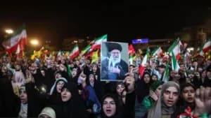Sanksi AS Menggila, Penerbangan Iran Nyaris Lumpuh dan Warga Terpaksa Beralih ke Jalur Darat