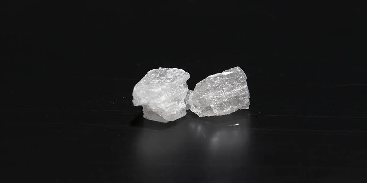 Pecahan metamfetamina.