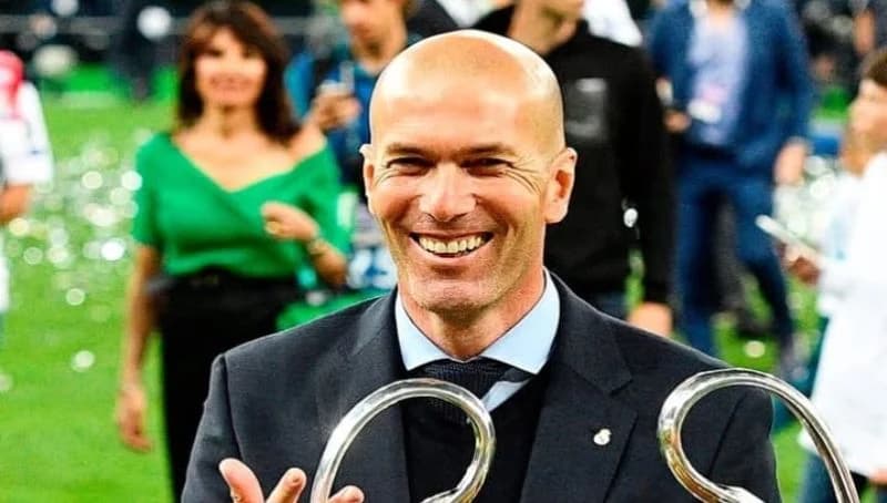 Zinedine Zidane jadi pelatih Timnas Prancis.