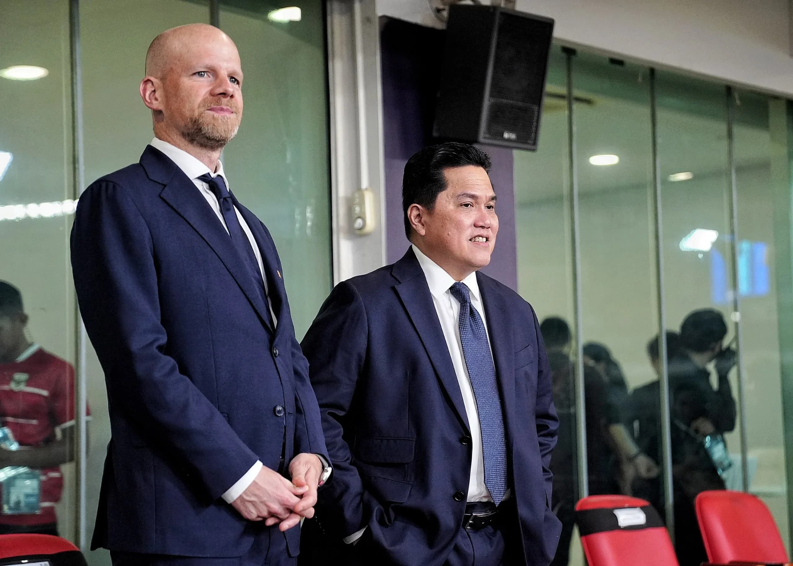 Sekretaris Jenderal FIFA Mattias Grafstrom dan Erick Thohir. (Sumber: Kemenpora)