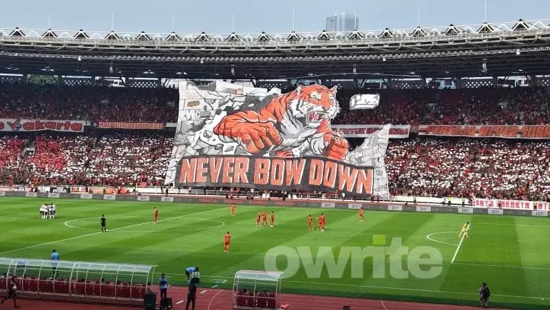 Persija Jakarta saat main di Stadion Utama Gelora Bung Karno.