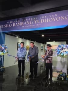 SBY Gelar Pameran Tunggal Lukisan: Pesona Cahaya Sang Mantan Presiden