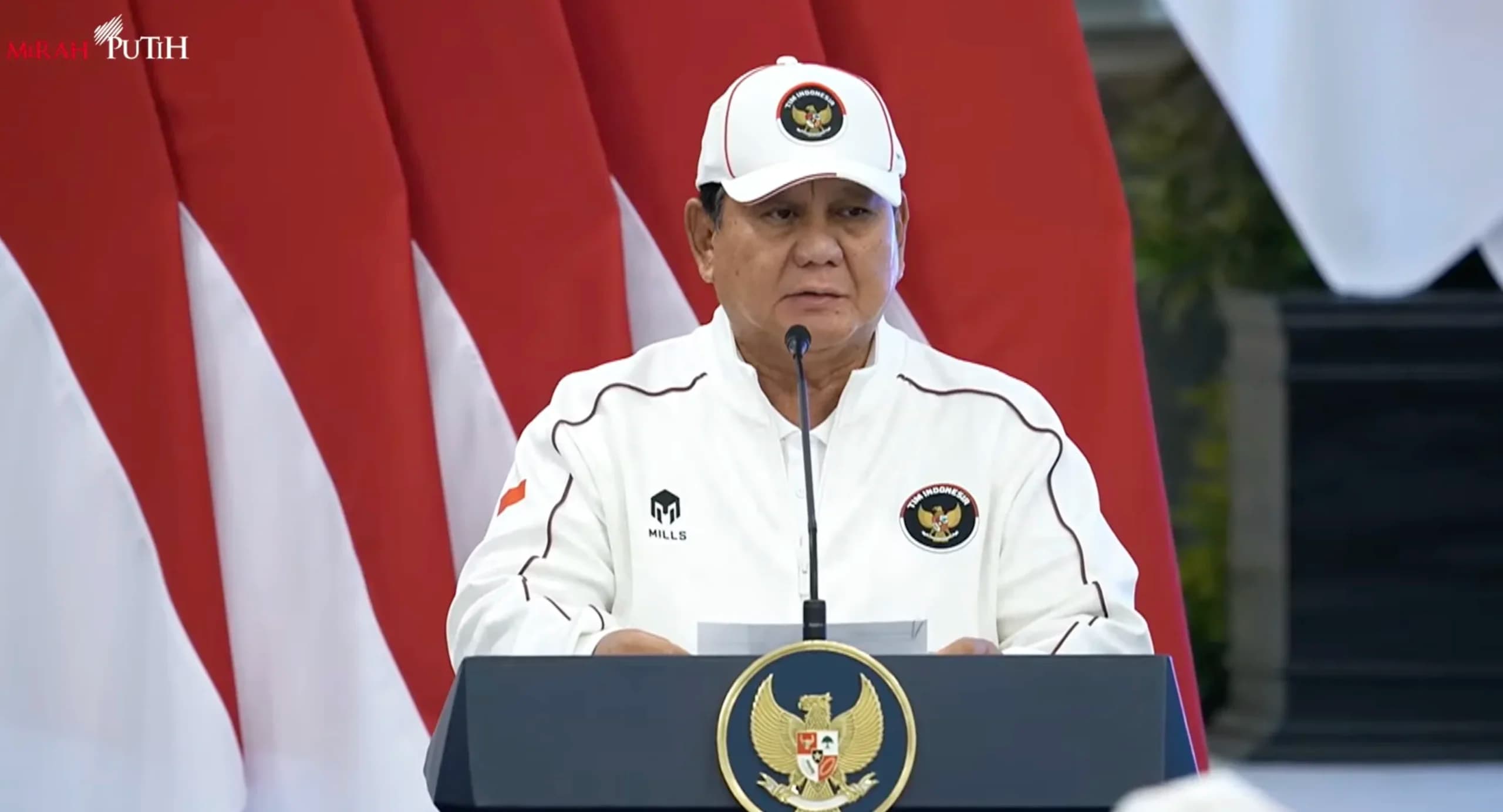 Presiden Republik Indonesia Prabowo Subianto secara resmi melepas kontingen Indonesia yang akan berlaga di Asian Games ke-20. (Sumber: YouTube SetPres)