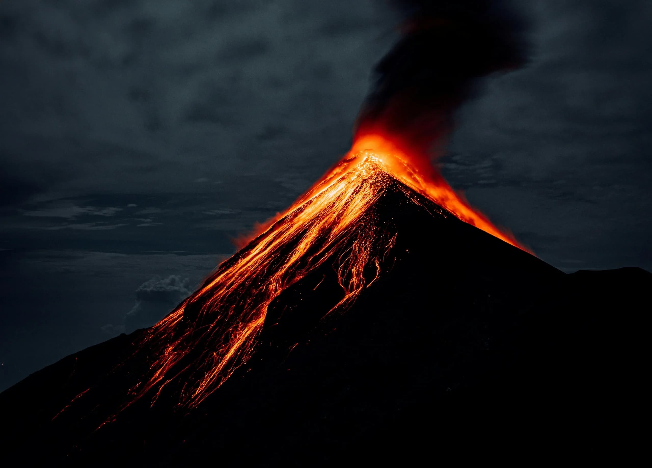 Ilustrasi gunung berapi