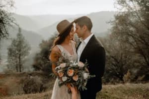 Tak Harus Gelar Resepsi Besar, Kenali Konsep Intimate Wedding