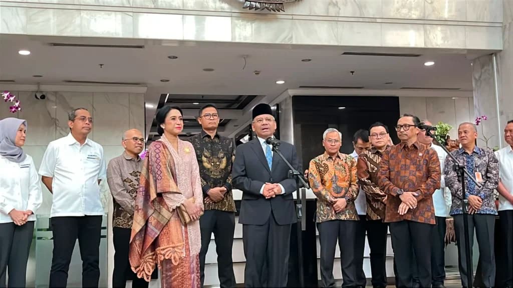 Menteri Keuangan Suahasil Nazara dalam konferensi pes di Kantor Kemenkeu