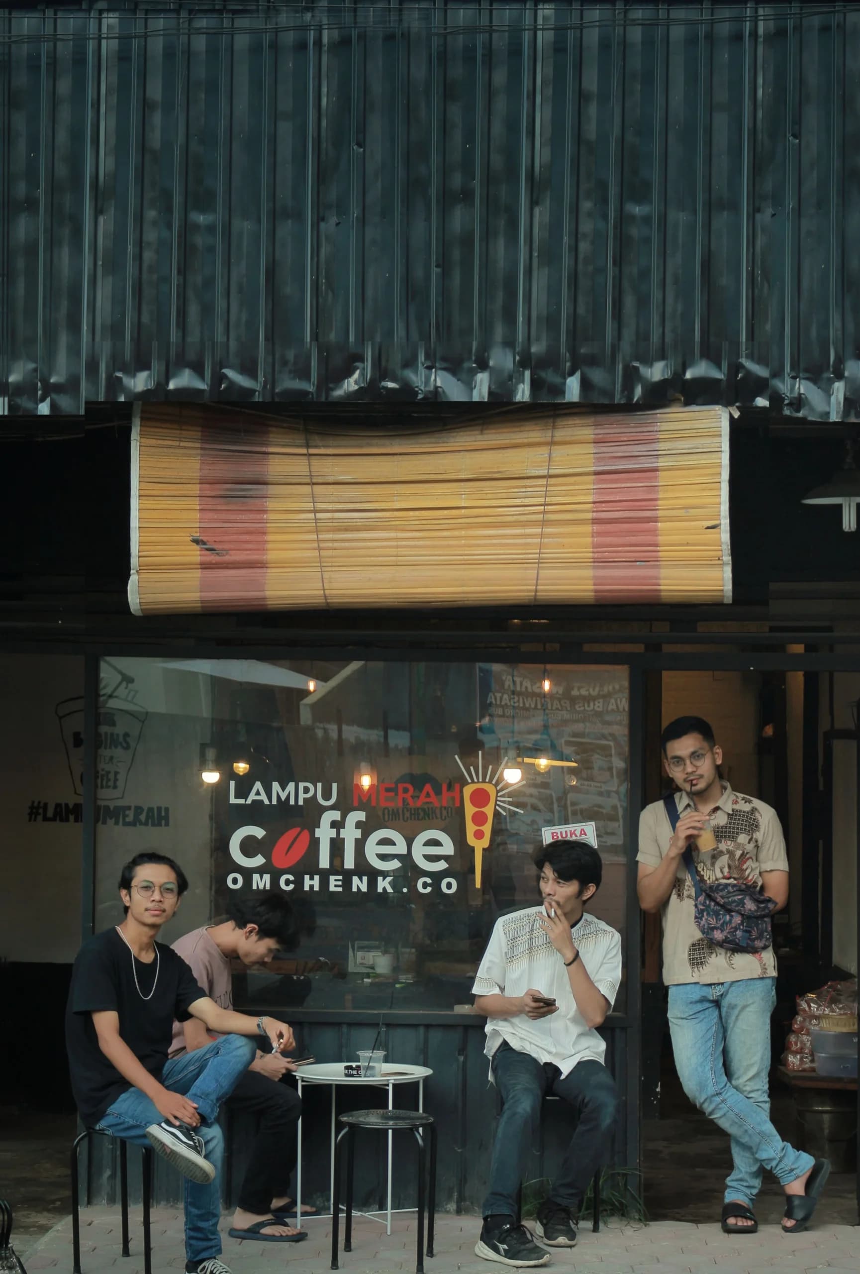 Ilistrasi nongkrong di cafe