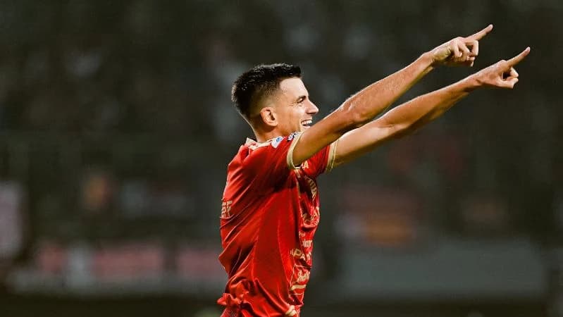 Penyerang Persija Jakarta Alexander Jeremejeff.