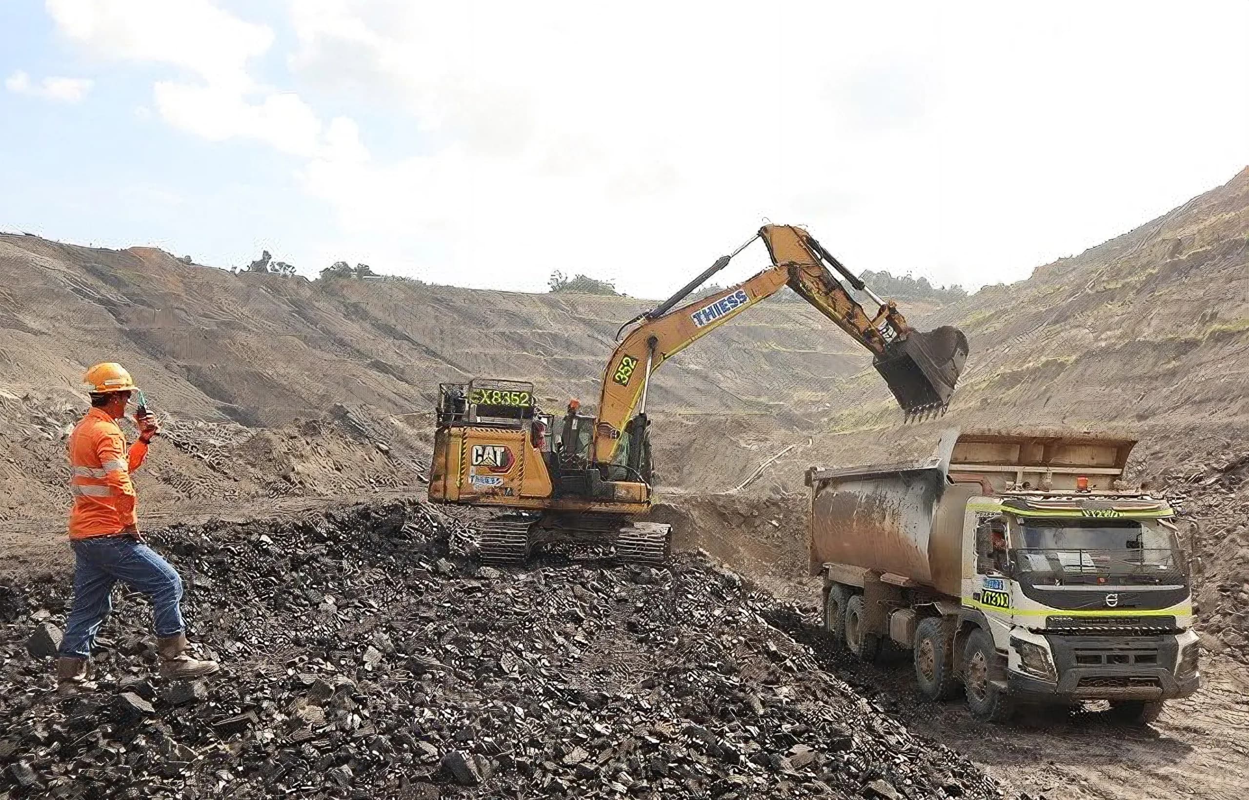 Aktivitas di Tambang Teguh Sinar Abadi milik PT Bayan Resources Tbk. (Sumber: Bayan Resources)