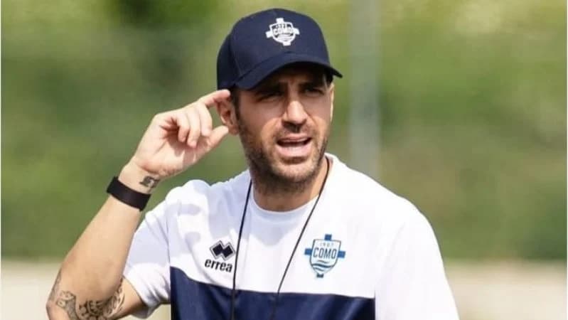 Pelatih Como 1907 Cesc Fabregas.