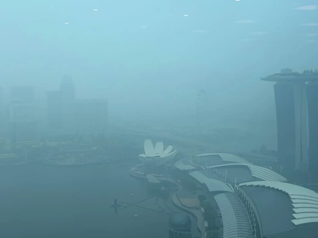 Kabut Asap Karhutla sampai Singapura pada 14 Oktober 2026. (Sumber: X @imbktan)