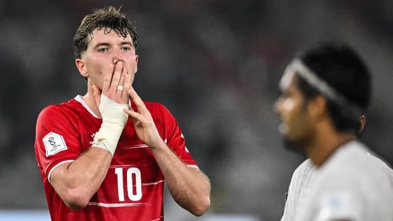 Penyerang Timnas Indonesia Ole Romeny saat laga kontra Bangladesh.