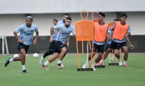 Carlos Pena Tantang Persija, Persita Diminta Tampil Sempurna demi Tiga Poin