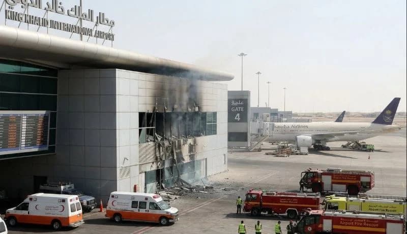 Serangan kelompok Houthi ke Bandara King Khalid International.