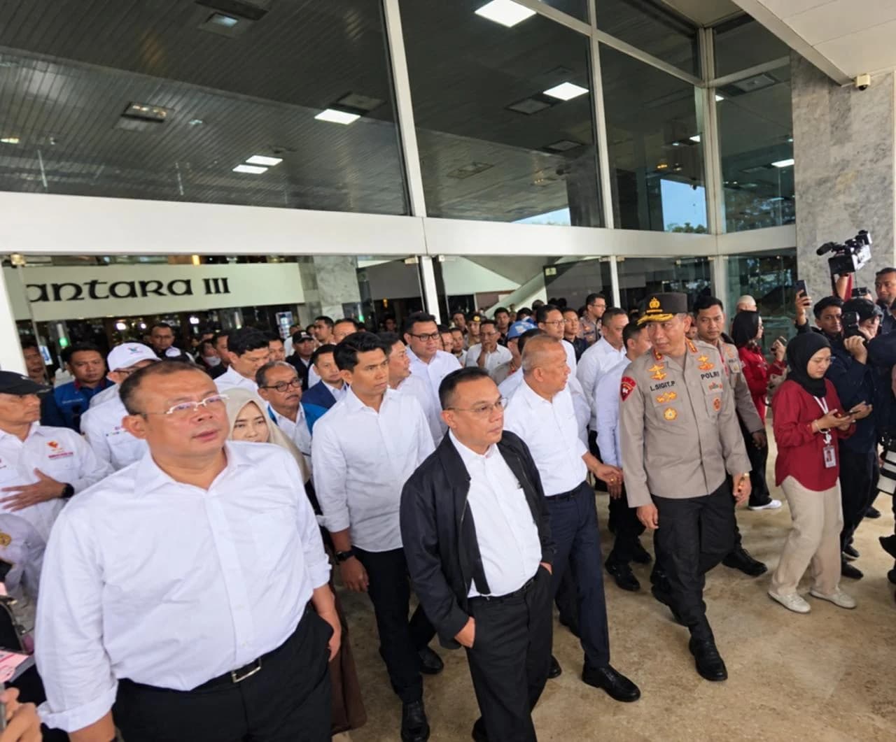 Wakil Ketua DPR RI, Sufmi Disco Ahmad, Cucun Ahmad Syamsurija dan Kapolri Jenderal Suyudi Ario Seto.