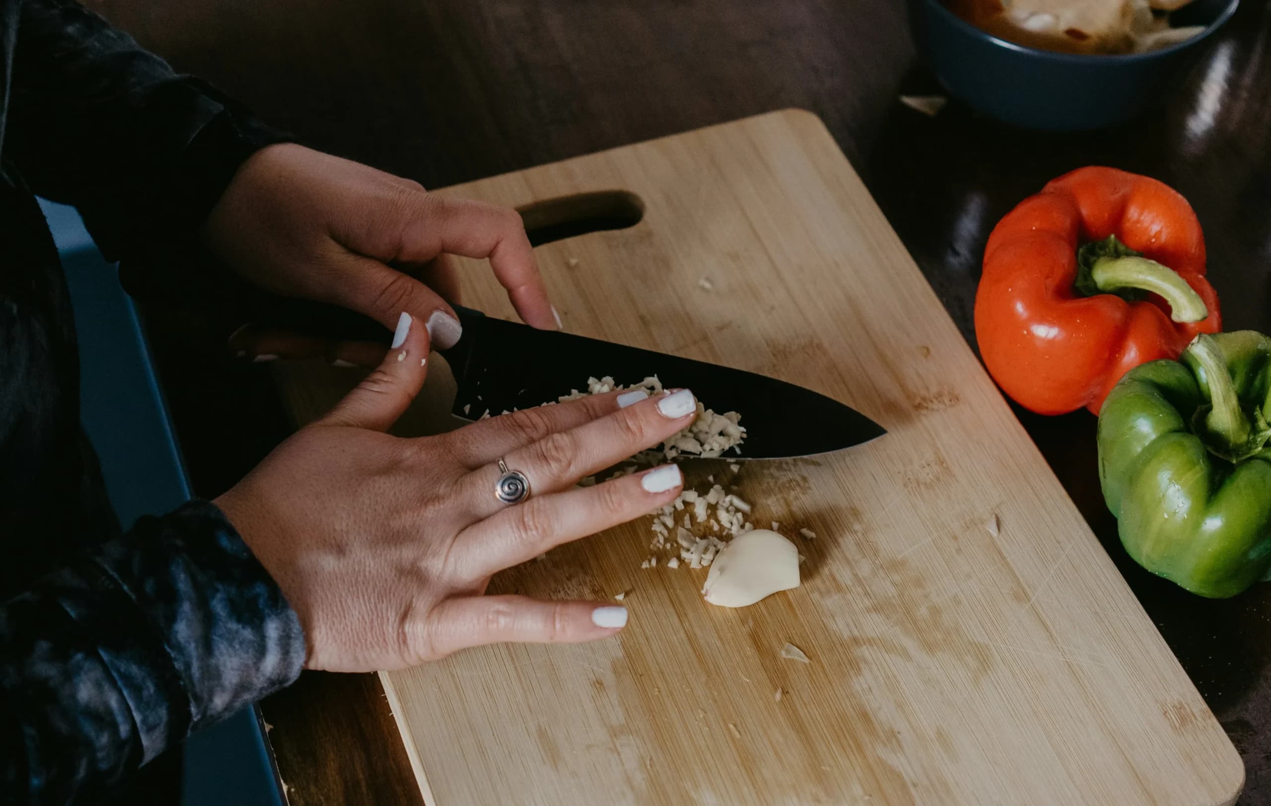 Talenan kayu (Foto: Unsplash/Toa Heftiba)