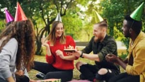 Mengenal Birthday Blues, Perasaan Sedih yang Muncul saat Ulang Tahun