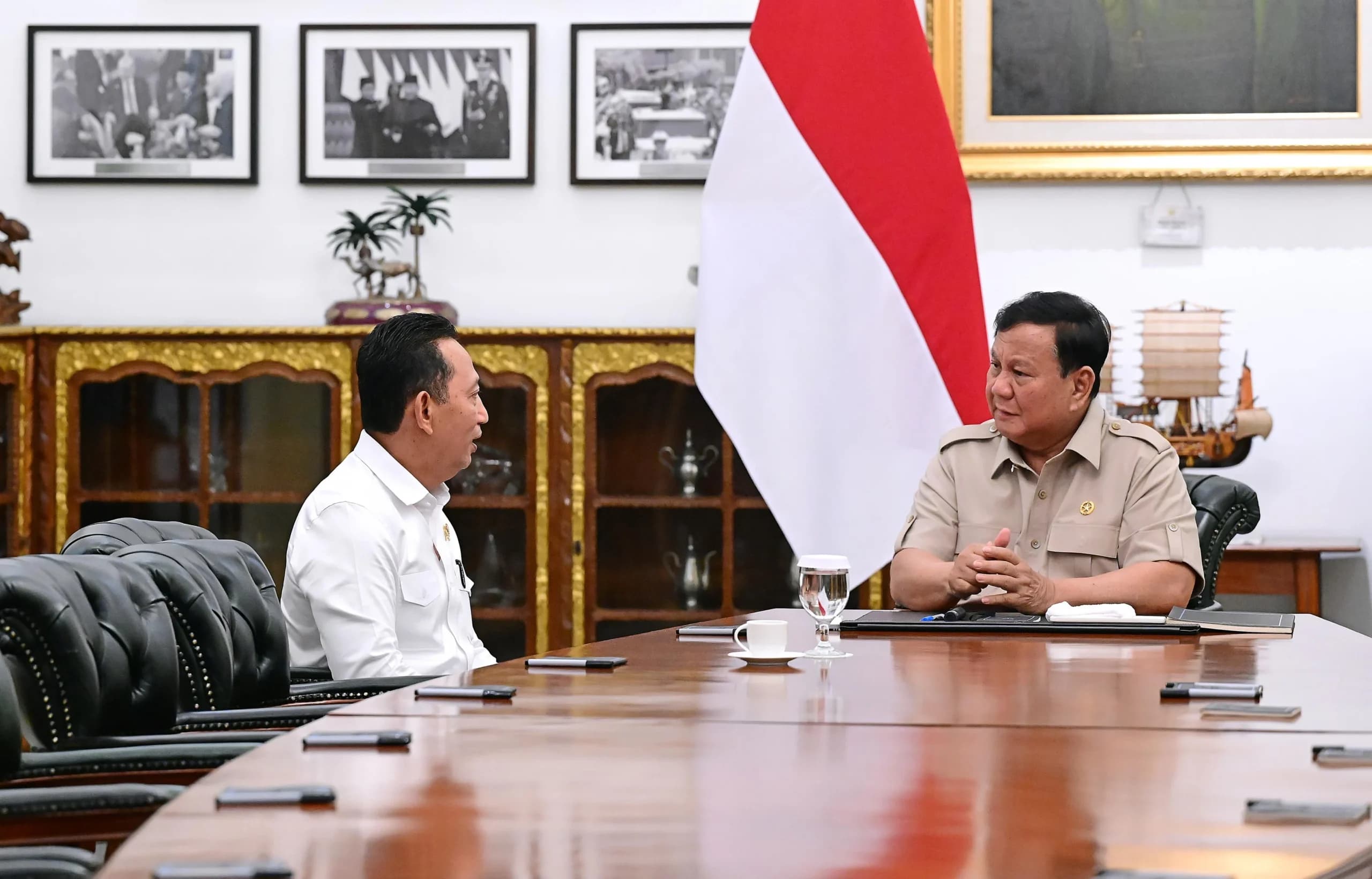 Presiden Prabowo bersama Kepala Staf Kepresiden (KSP) Listyo Sigit Prabowo.