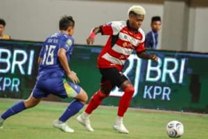 Persib Bandung Tumbang 0-1 dari Madura United, Gol Menit Akhir Bikin Maung Bandung Gigit Jari