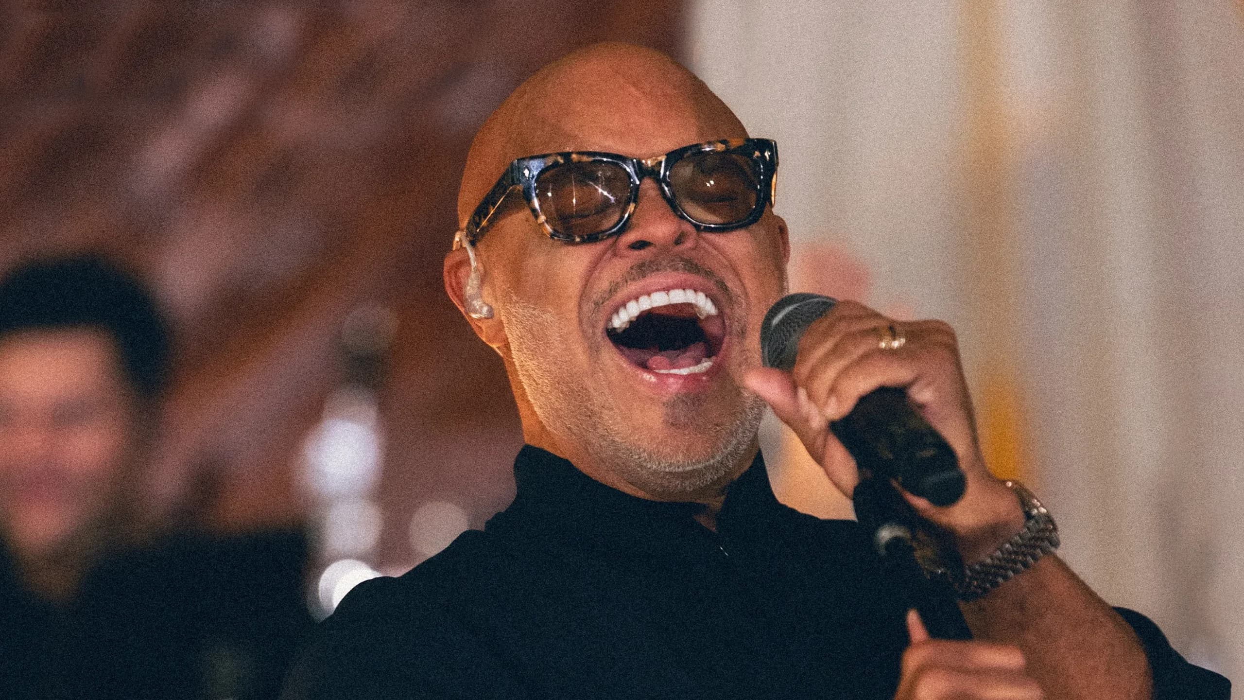 Penyanyi gospel asal Amerika Serikat Israel Houghton.