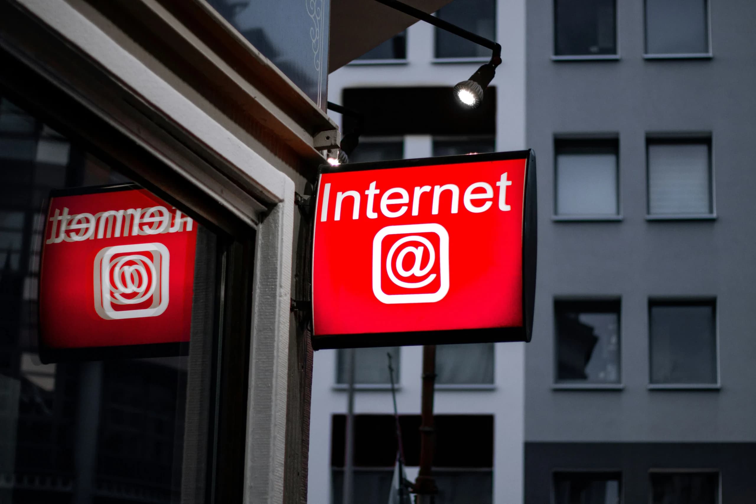 Ilustrasi Internet. (Sumber: Unsplash/Leon Seibert)