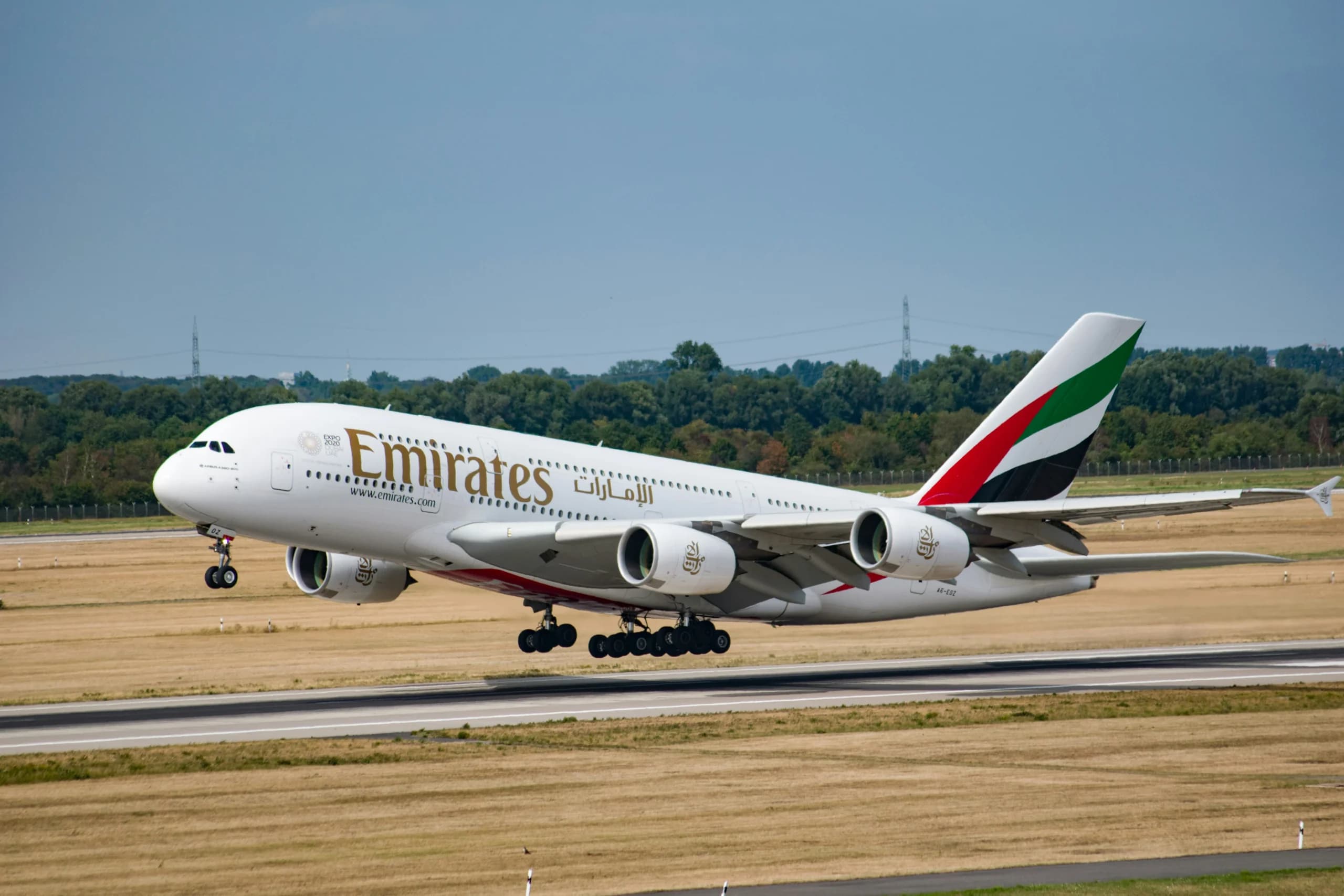 Maskapai Emirates. (Sumber: Unsplash/Tim Dennert)