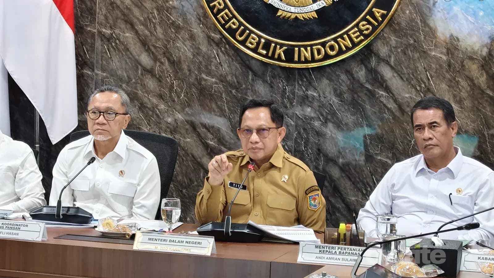 Menteri Dalam Negeri Tito Karnavian dalam Rapat Koordinasi (Rakor) Keamanan Pangan (sumber: Owrite/Anisa Aulia)