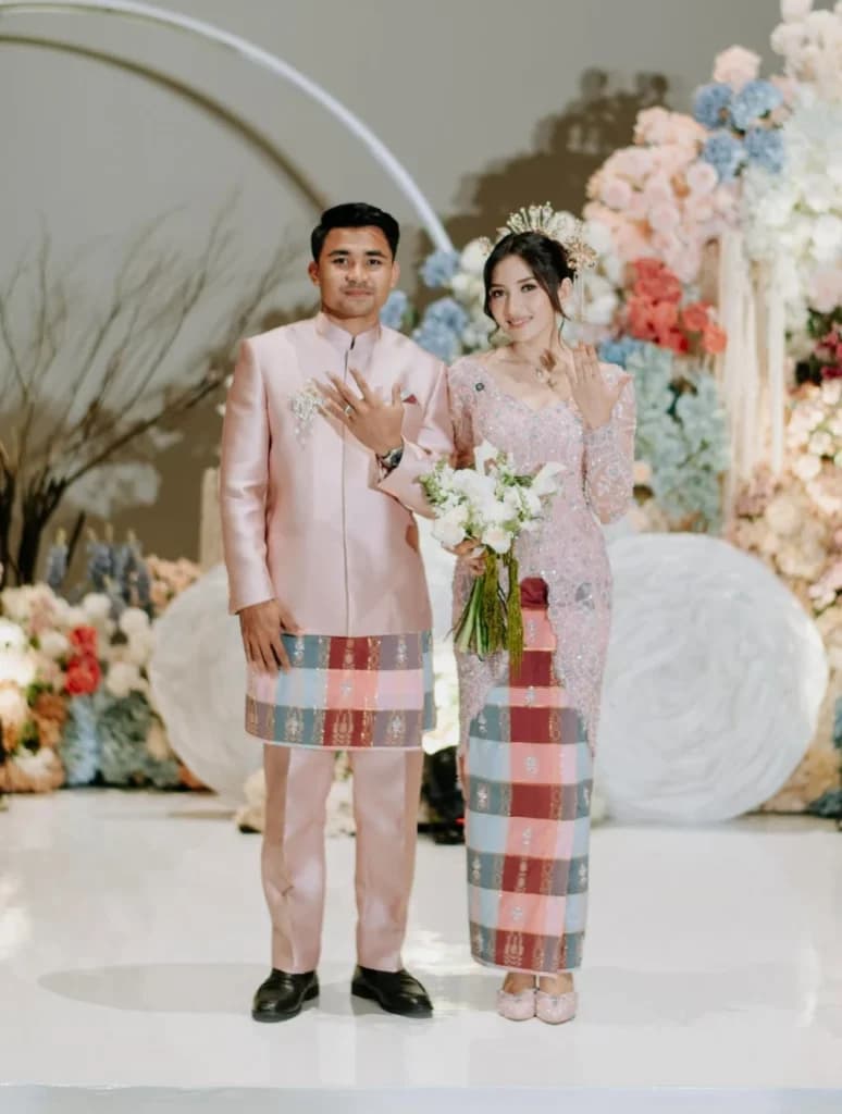 5 Potret Lamaran Asnawi Mangkualam dan Yuriska Patricia, Tampil Serasi dengan Nuansa Adat Bugis Modern