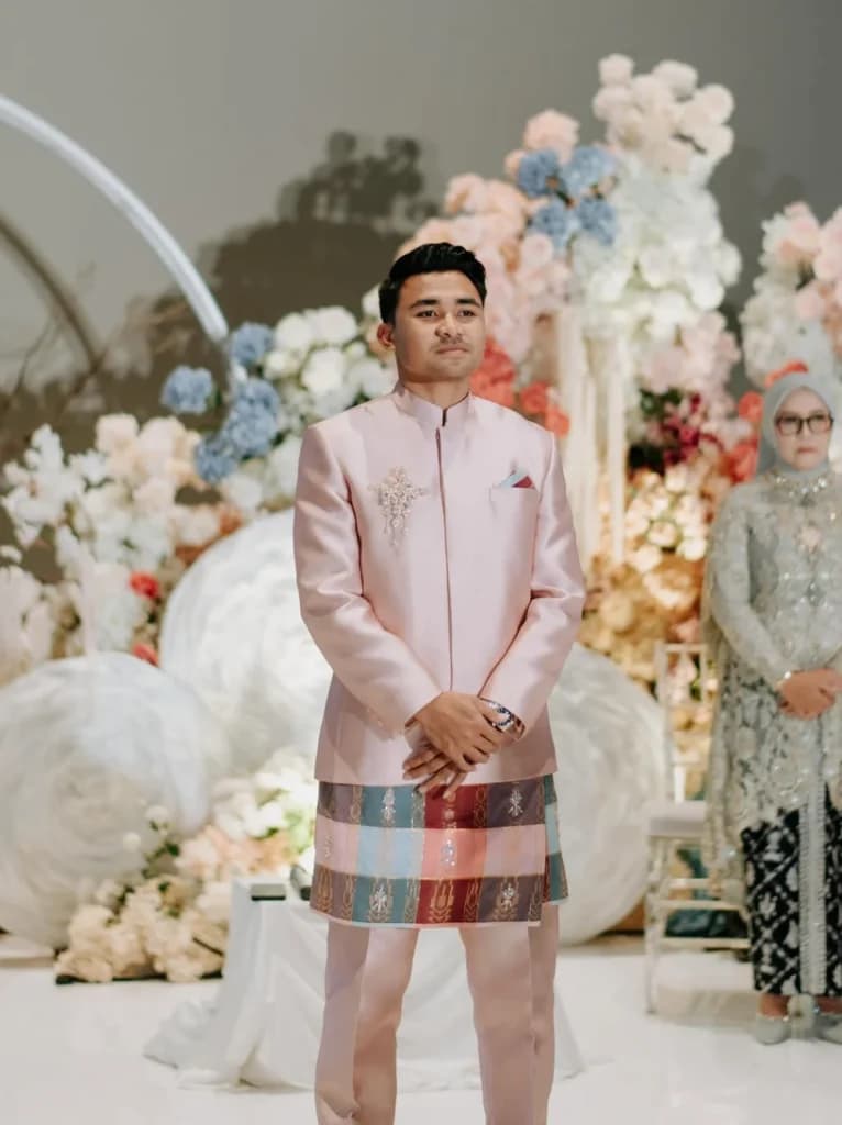 5 Potret Lamaran Asnawi Mangkualam dan Yuriska Patricia, Tampil Serasi dengan Nuansa Adat Bugis Modern