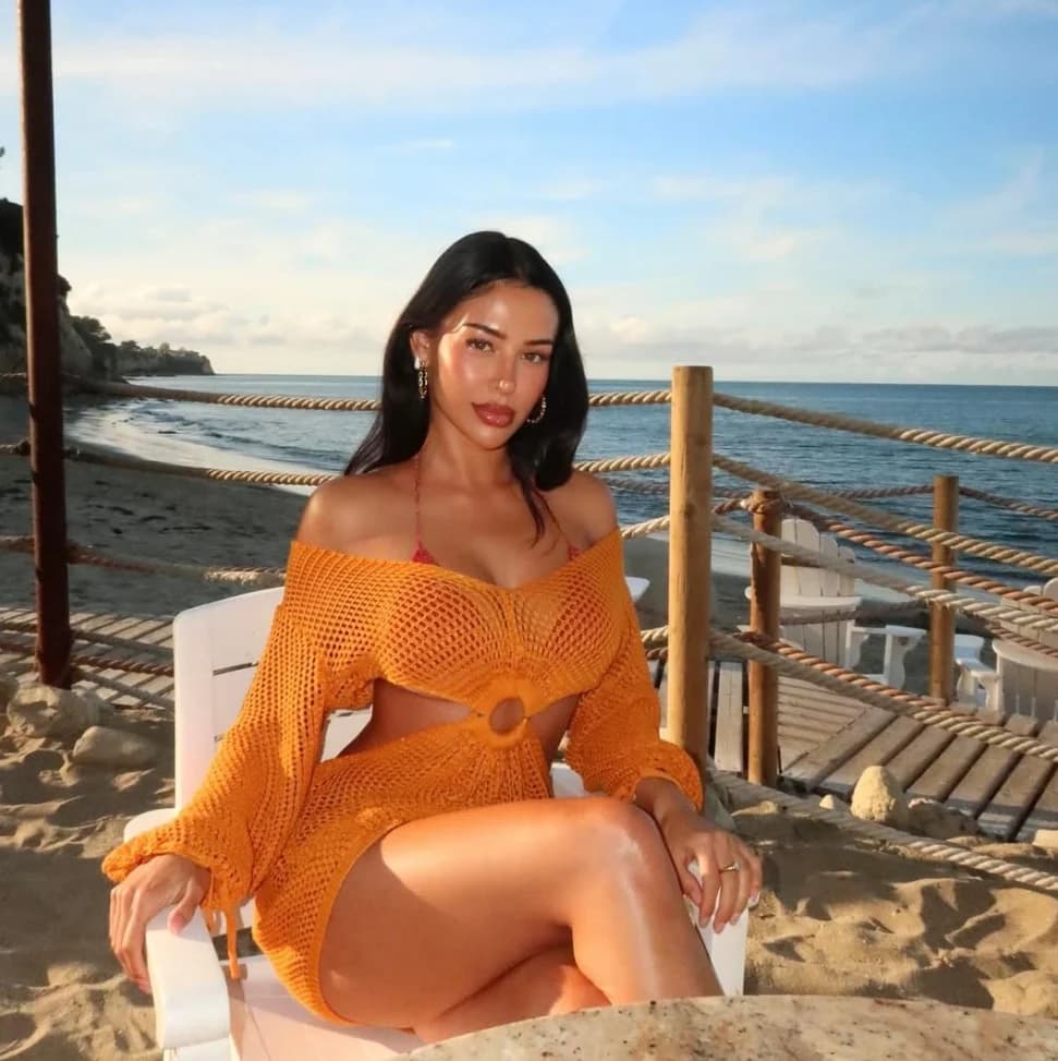 5 Potret Ashlyn Castro, Model Cantik yang Dikabarkan Jadi Kekasih Jude Bellingham