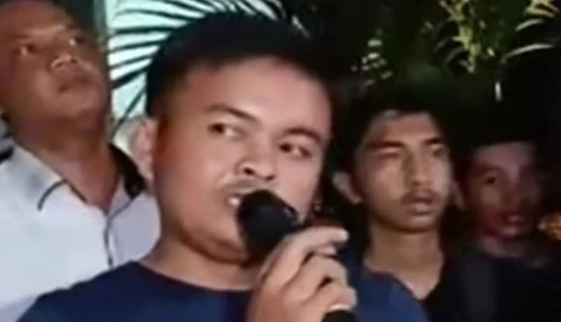 Ketua BEM FH UBK, Abdi Maludin saat dicecar mahasiswa UBK lain.