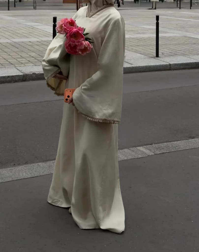 Tujuh Potret Fashion Istri Ousmane Dembélé, Rima Edbouche yang Anggun dengan Gaya Modest Wear